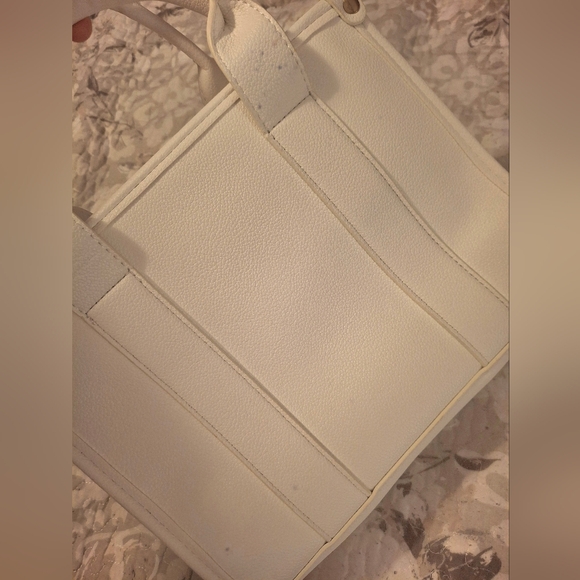 NEW BEAUTIFUL WHITE IRIDESCENT SEQUIN TOTE BAG - Picture 9 of 11